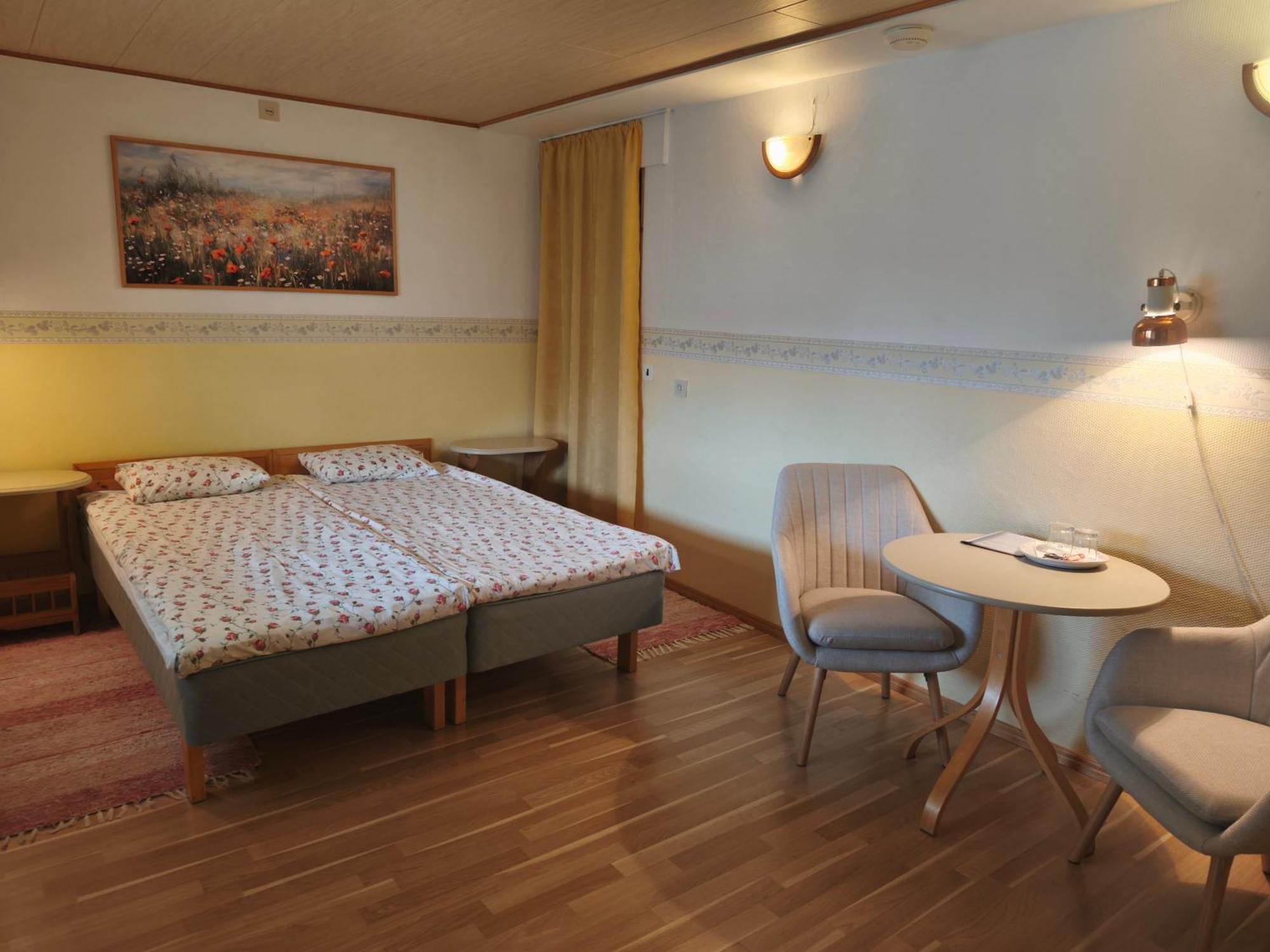 Paerna Guesthouse & Apartments Kuressaare Dış mekan fotoğraf